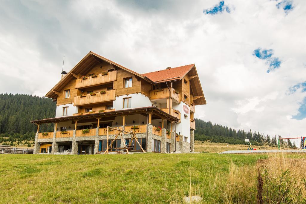 Pensiunea Sureanu Tău Bistra Exteriör bild