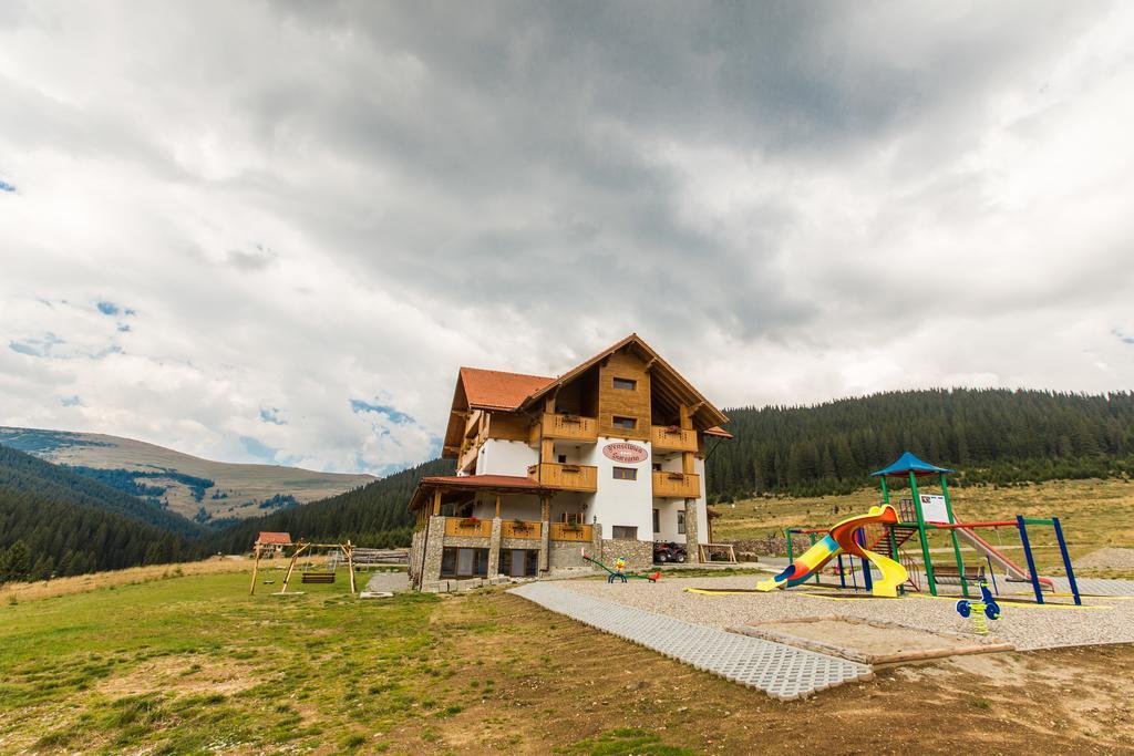 Pensiunea Sureanu Tău Bistra Exteriör bild