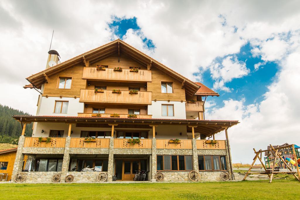 Pensiunea Sureanu Tău Bistra Exteriör bild