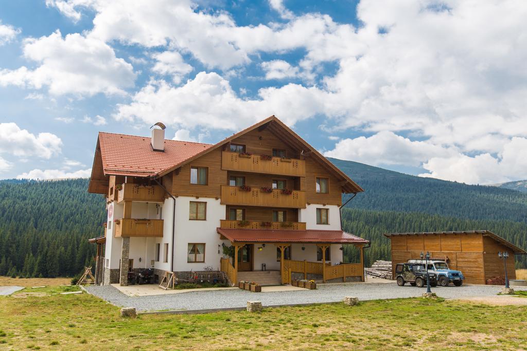 Pensiunea Sureanu Tău Bistra Exteriör bild